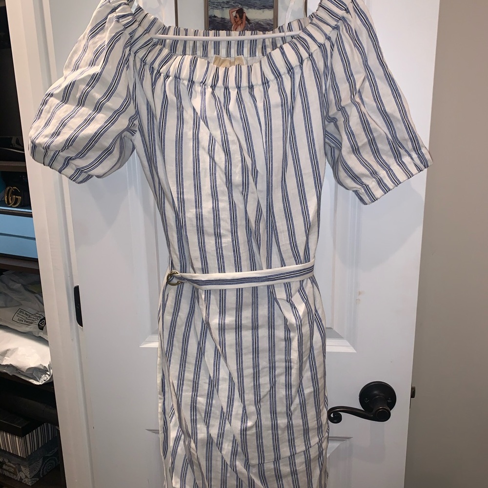 Michael Kors Off the shoulder dress